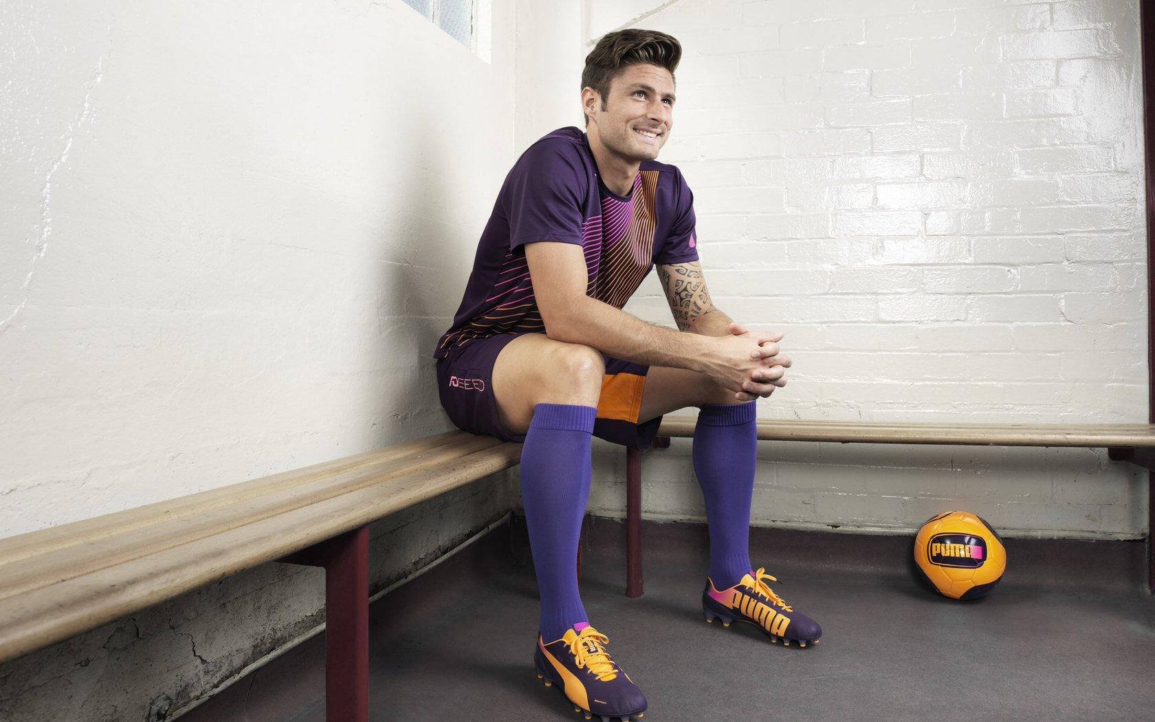 切尔西坚守转会策略，拒绝沦为抬价工具，明确退出伊萨克竞购战